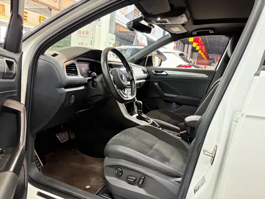 Volkswagen T-Roc T-ROC 2022 280TSI DSG 2WD R-Line Pro PLUS 2023 — миниатюра 4