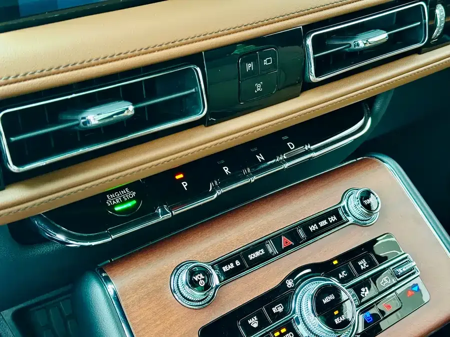 Lincoln Aviator Aviator 2023 3.0T V6 4WD Elegant Cruise Edition 6 Seaters 2024 — миниатюра 3