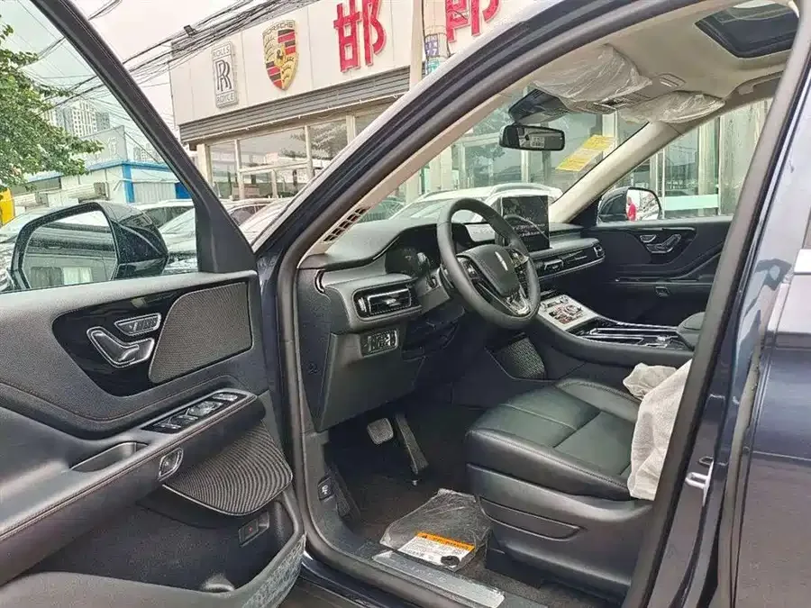 Lincoln Aviator Aviator 2022 3.0T V6 2WD Premium Edition 2023 — миниатюра 2