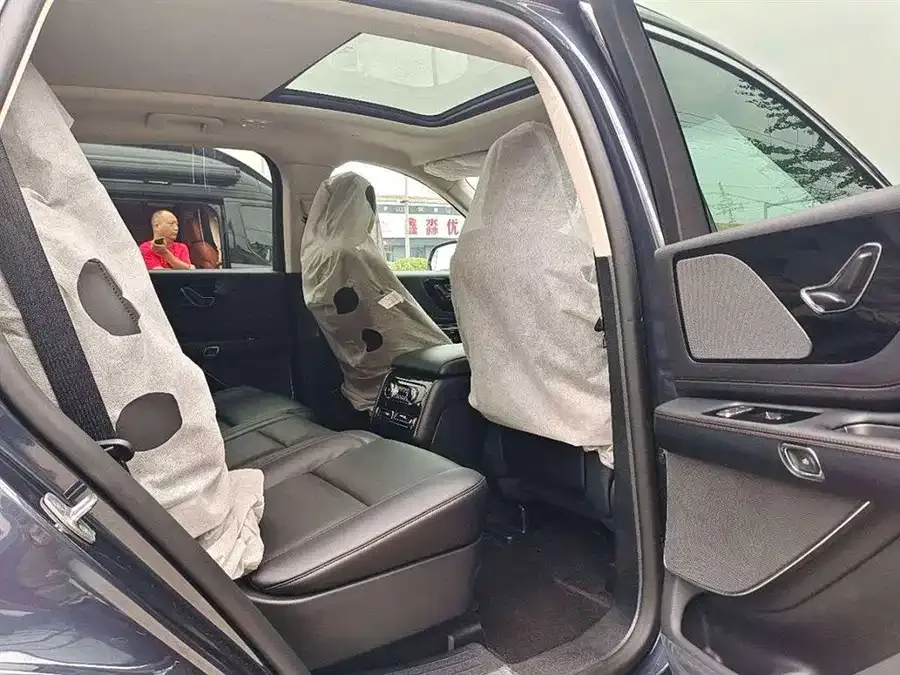 Lincoln Aviator Aviator 2022 3.0T V6 2WD Premium Edition 2023 — миниатюра 4
