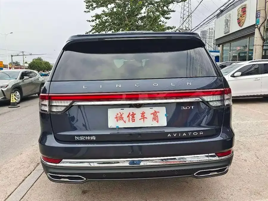 Lincoln Aviator Aviator 2022 3.0T V6 2WD Premium Edition 2023 — миниатюра 5
