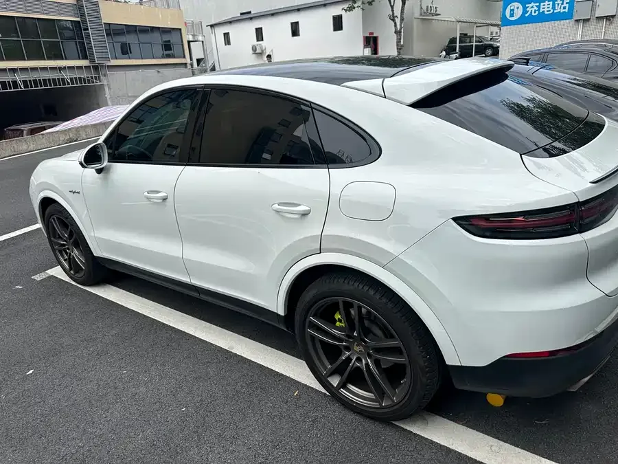 Porsche Cayenne New Energy Cayenne New Energy 2023 Cayenne Coup E-Hybrid 2.0T 2023 — миниатюра 4