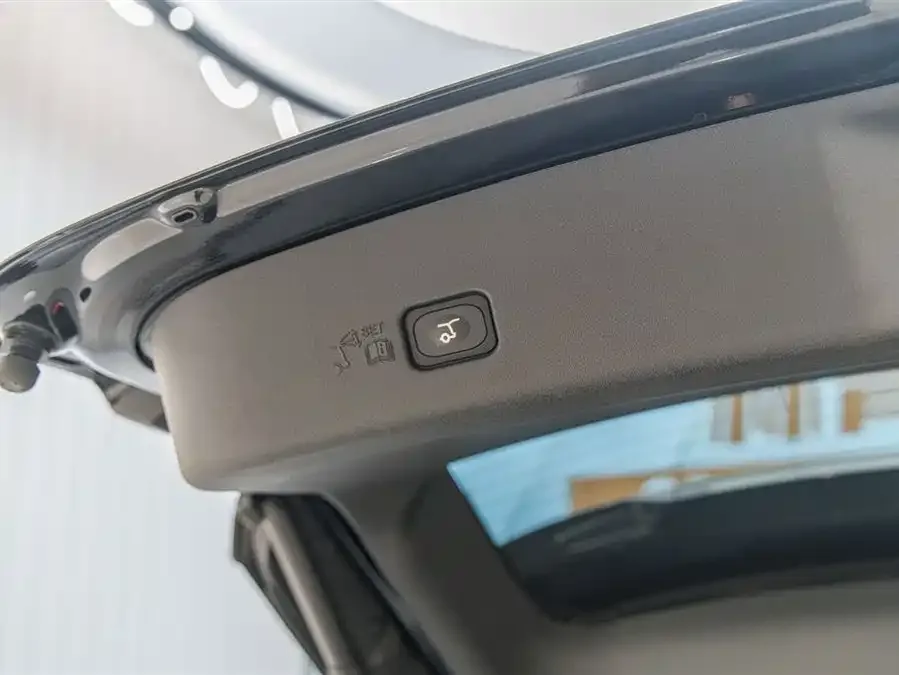 Lincoln Navigator Navigator 2025 2.0T 4WD Premium Edition 2024 — миниатюра 3