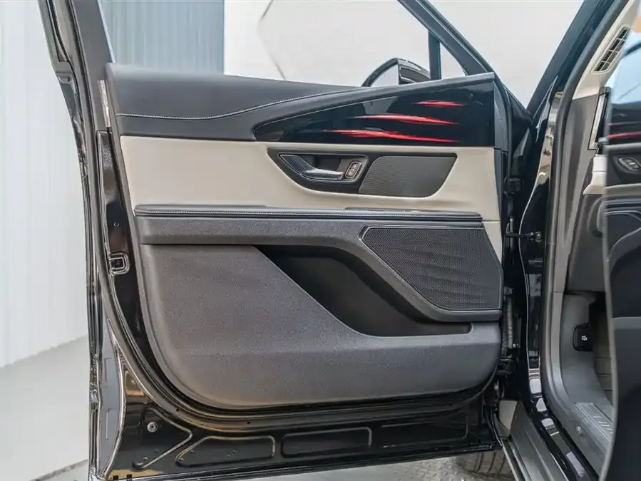 Lincoln Navigator Navigator 2025 2.0T 4WD Premium Edition 2024 — миниатюра 5