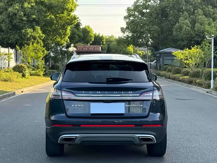 Lincoln Navigator Navigator 2021 facelift 2.7T 4WD Honor Edition 2022 — миниатюра 2