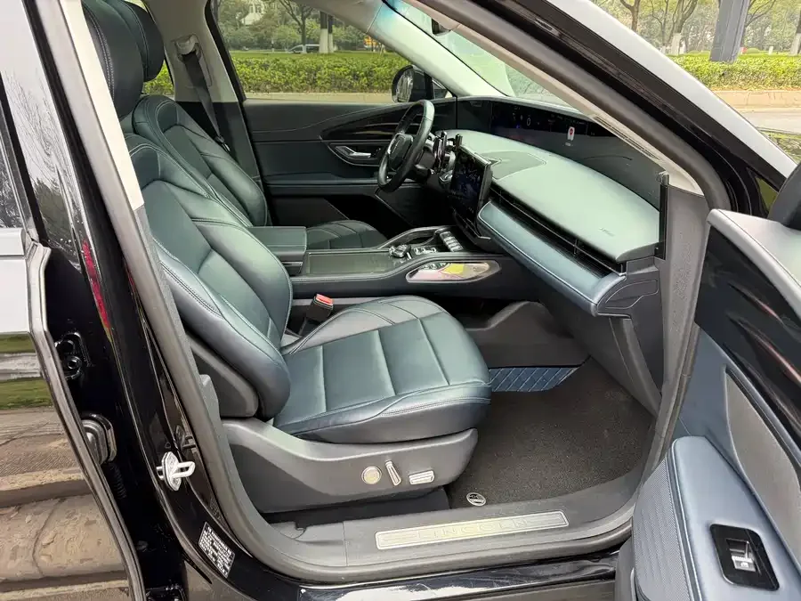 Lincoln Navigator Navigator 2023 2.0T 4WD Premium Edition 2023 — миниатюра 2