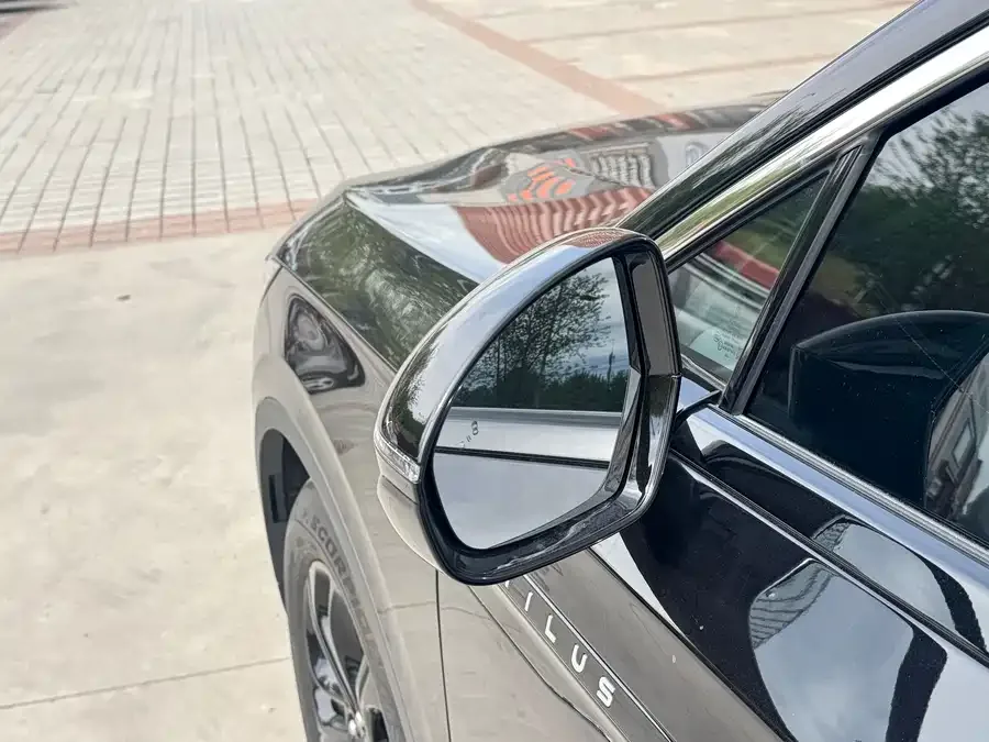 Lincoln Navigator Navigator 2025 2.0T 4WD Premium Edition 2025 — миниатюра 2