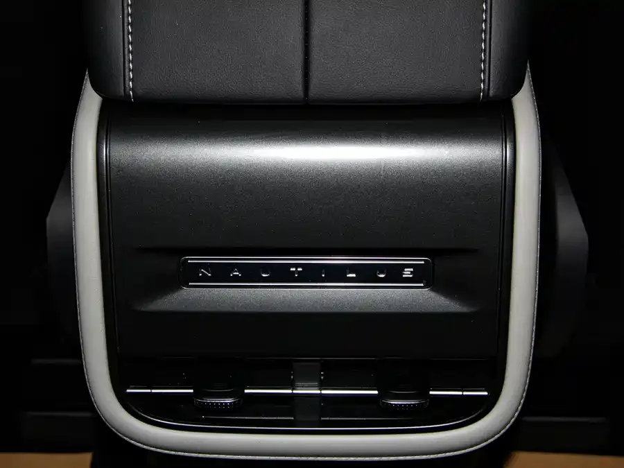 Lincoln Navigator Navigator 2023 2.0T 4WD Premium Edition 2024 — миниатюра 4