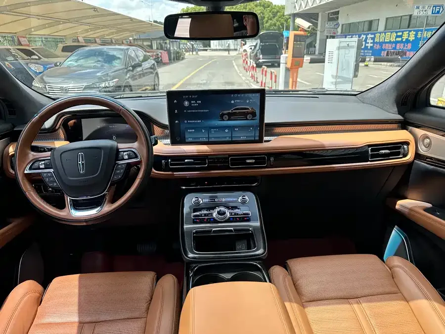 Lincoln Navigator Voyager 2021 2.7T 4WD Presidential Edition 2022 — миниатюра 3