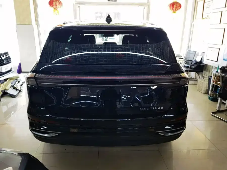 Lincoln Navigator Navigator 2023 2.0T 4WD Premium Edition 2023 — миниатюра 2