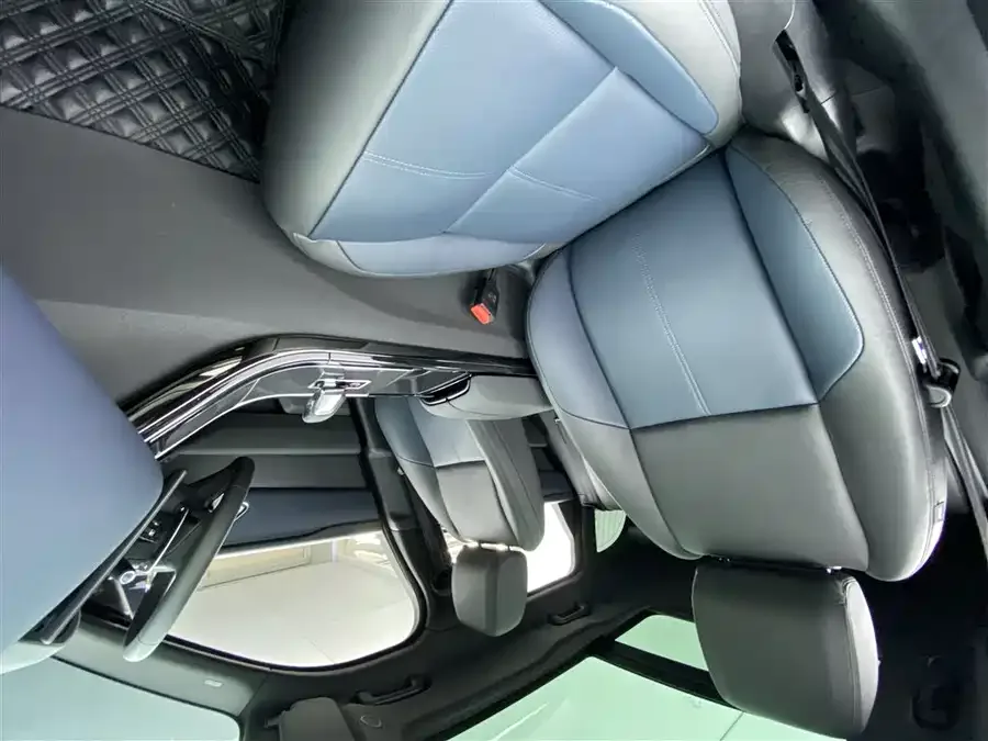 Land Rover Range Rover Velar Range Rover Velar 2024 Dynamic SE 2024 — миниатюра 3