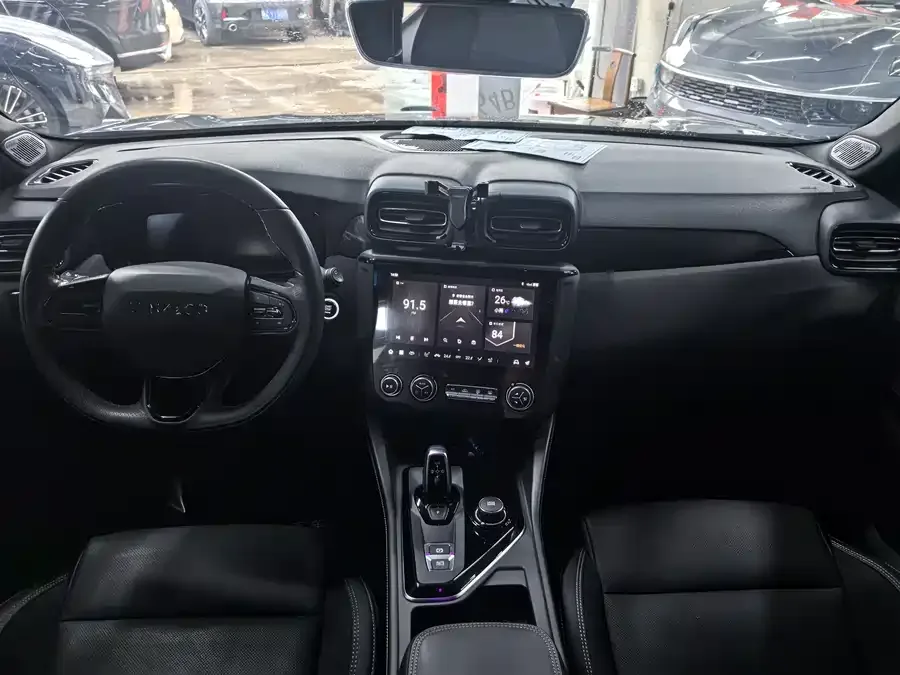 Lynk & Co 02 Hatchback Lynk & Co 02 Hatchback 2022 2.0TD Pro 2023 — миниатюра 4