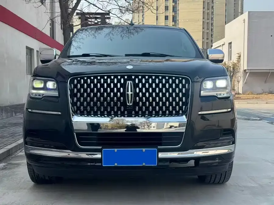 Lincoln Navigator Navigator 2022 3.5T Long Axis Presidential Edition 2023 — миниатюра 2