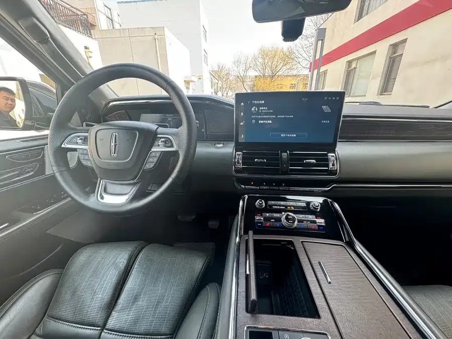 Lincoln Navigator Navigator 2022 3.5T Long Axis Presidential Edition 2023 — миниатюра 5