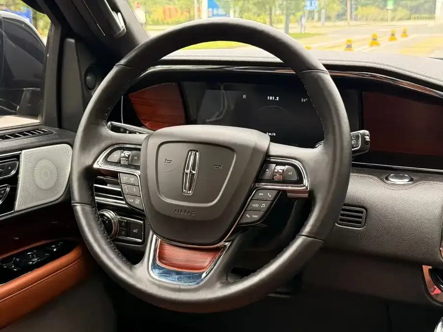 Lincoln Navigator Navigator 2020 3.5T Zunyao Edition 2022 — миниатюра 4