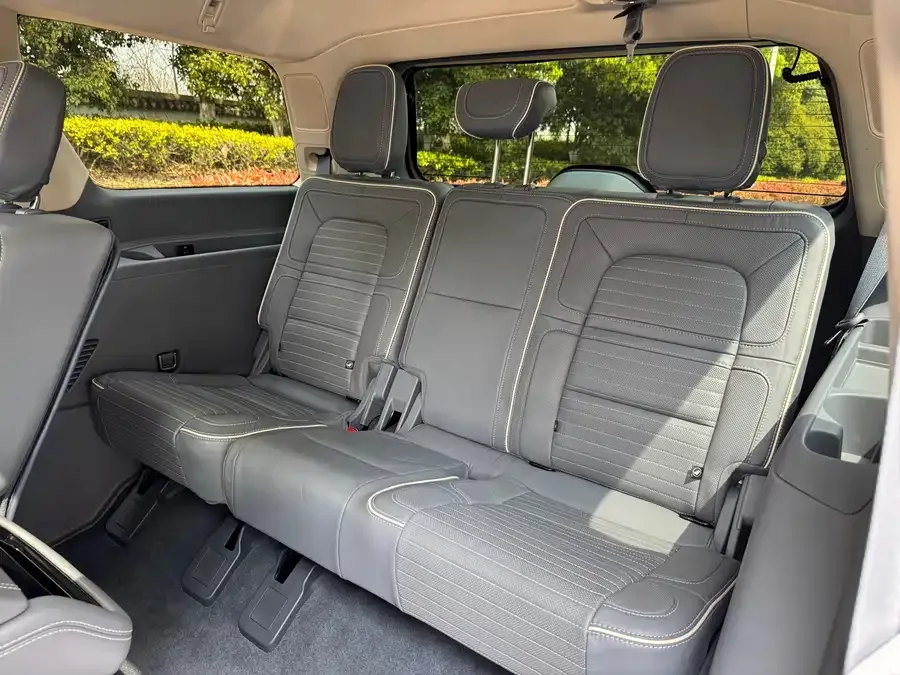 Lincoln Navigator Navigator 2020 3.5T President Series 2022 — миниатюра 5