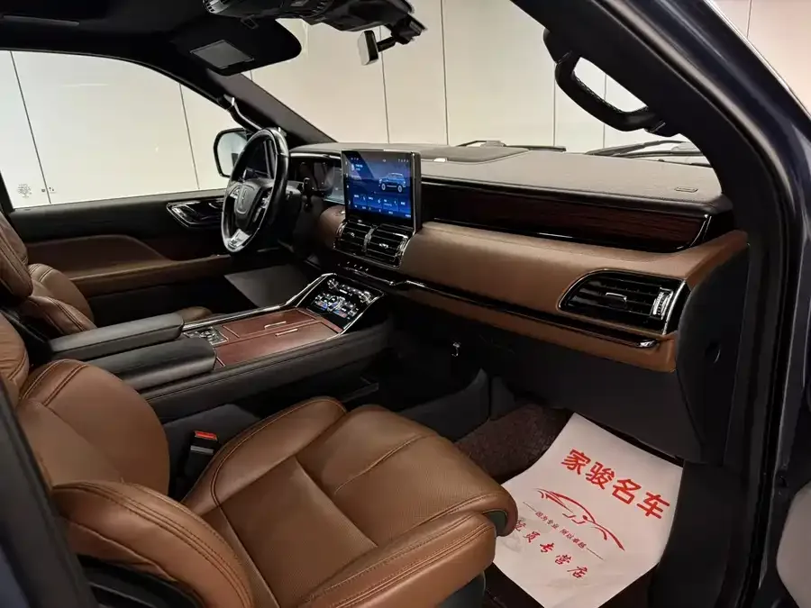 Lincoln Navigator Navigator 2022 3.5T Honor Edition 2023 — миниатюра 4