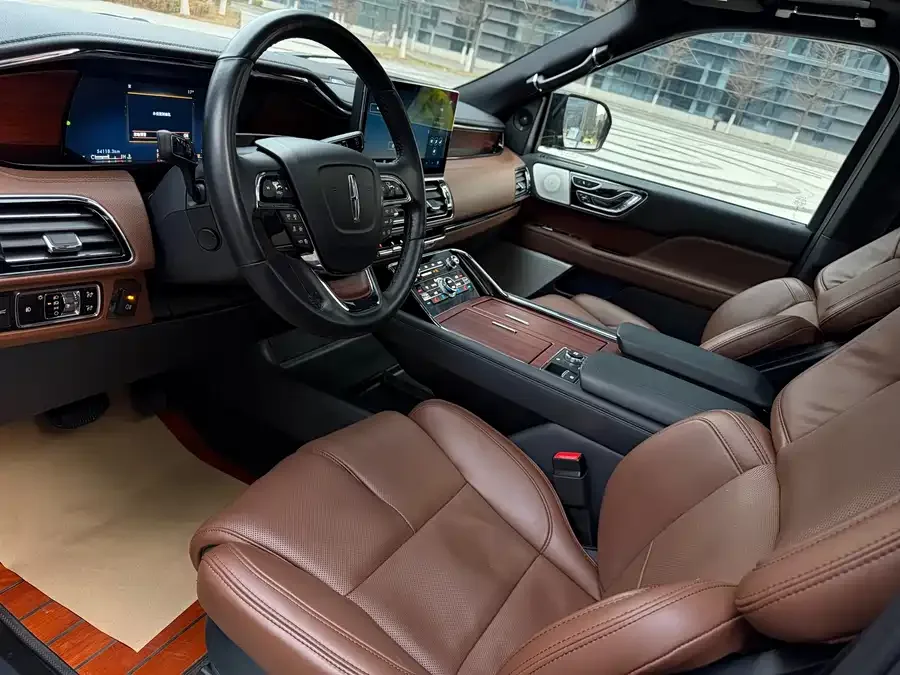 Lincoln Navigator Navigator 2022 3.5T Long Axis Presidential Edition 2023 — миниатюра 5