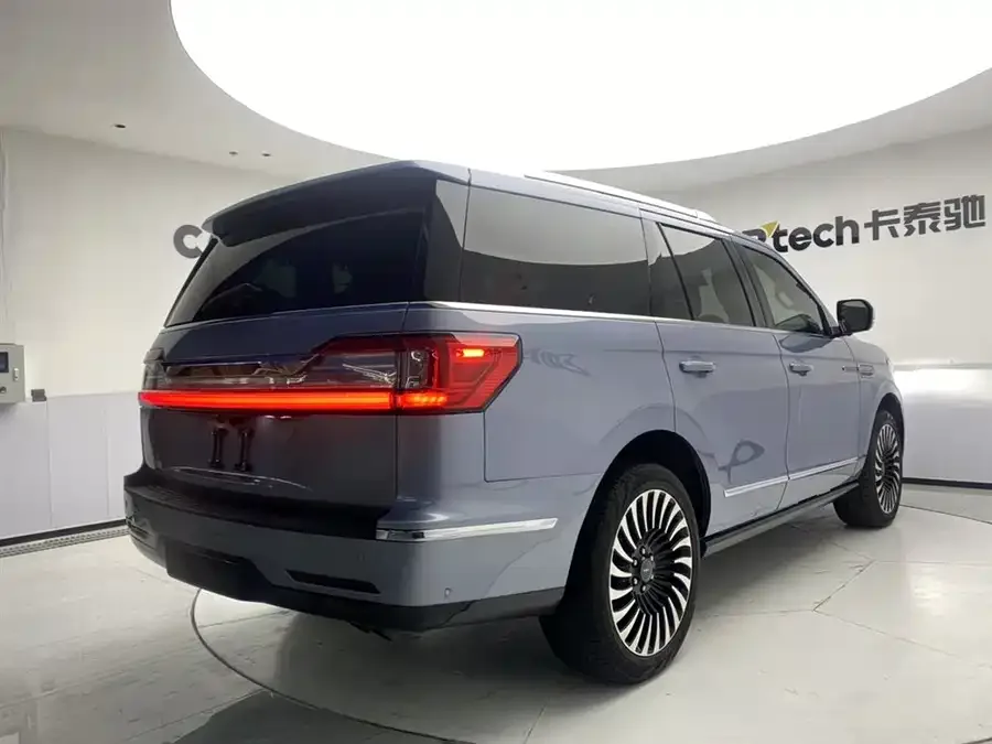 Lincoln Navigator Navigator 2020 3.5T President Series 2023 — миниатюра 2