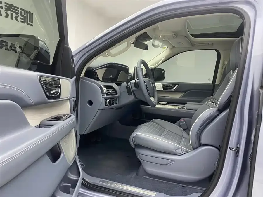 Lincoln Navigator Navigator 2020 3.5T President Series 2023 — миниатюра 5