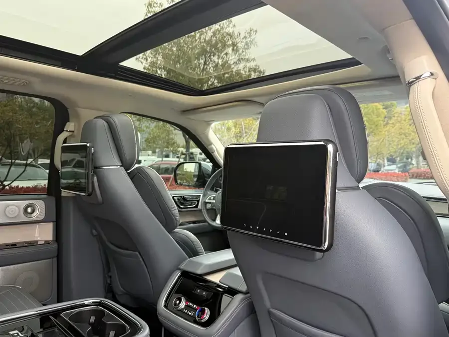 Lincoln Navigator Navigator 2020 3.5T President Series 2022 — миниатюра 4