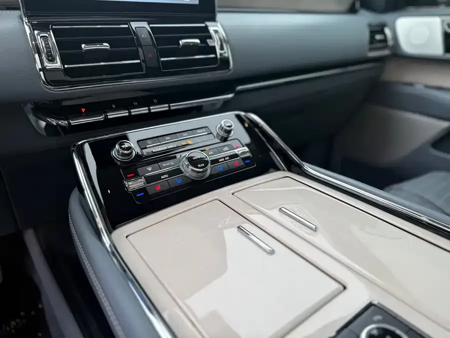Lincoln Navigator Navigator 2020 3.5T President Series 2022 — миниатюра 5