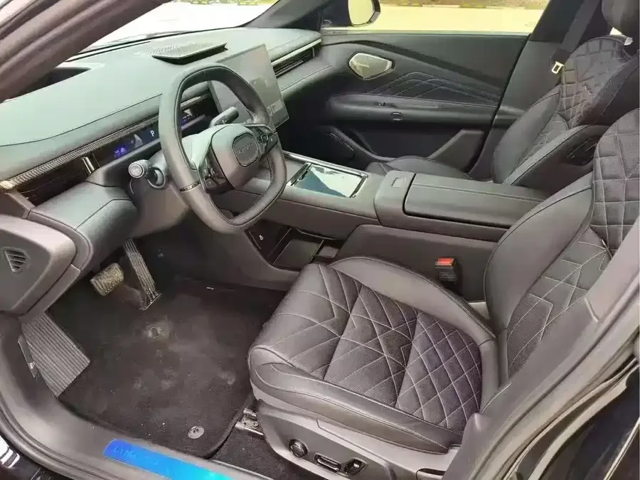 Lynk & Co 10 Lynk & Co 10 2025 120 AWD Ultra H5 2026 — миниатюра 4