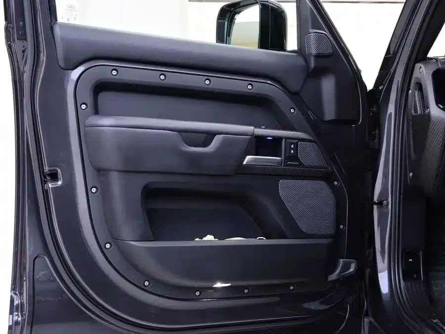 Land Rover guard Land Rover Defender 2022 110 P400 X-DYNAMIC HSE 2022 — миниатюра 5