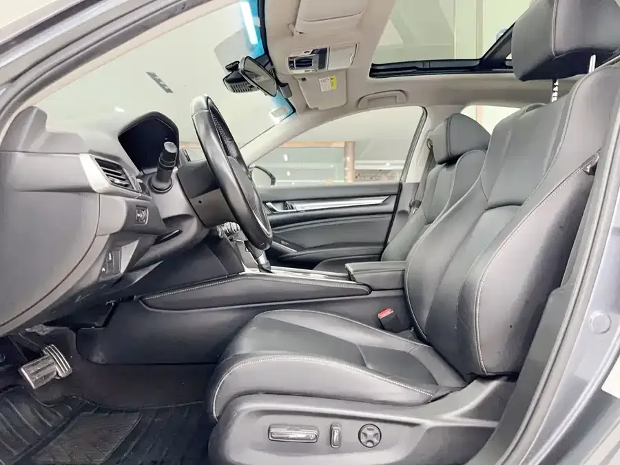 Honda Accord 2022 Accord 260TURBO Fantasy Night Premium Edition 2022 — миниатюра 2