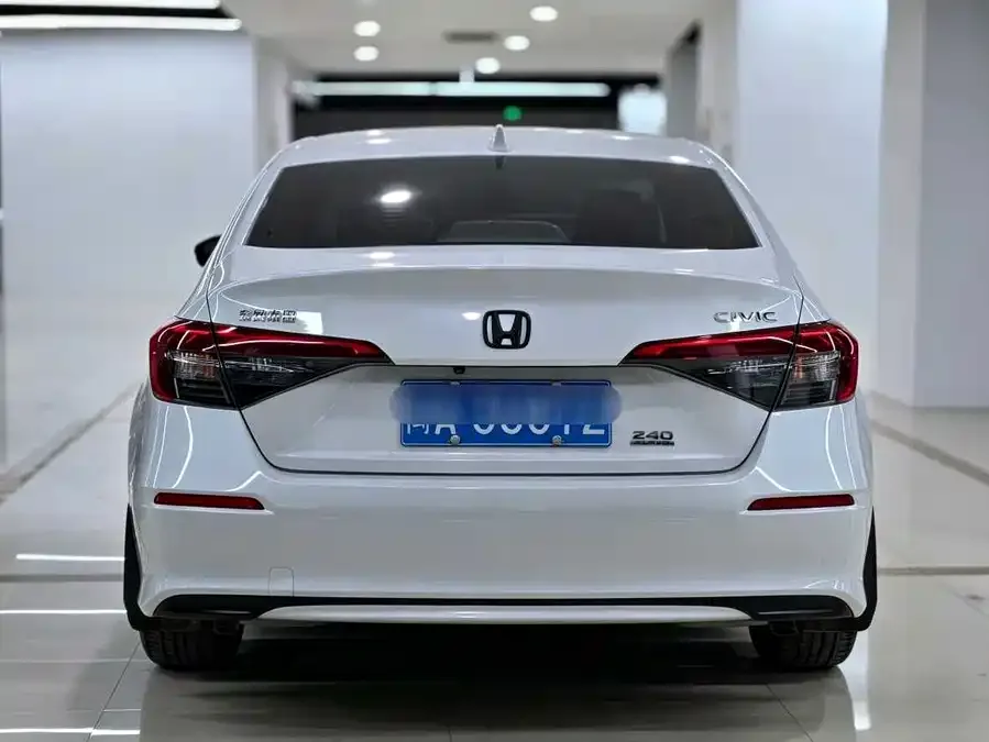 Honda CIVIC 2022 Civic 240TURBO CVT Dynamic Edition 2023 — миниатюра 4