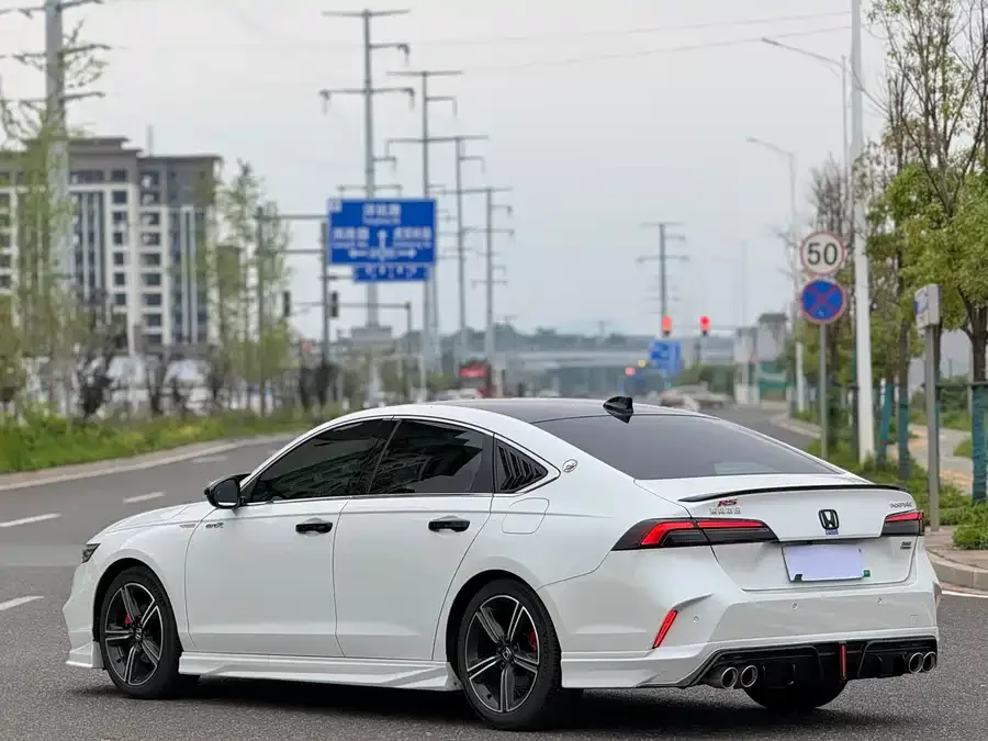 Honda Inspire Insignia 2025 260TURBO Elite Edition 2025 — миниатюра 3