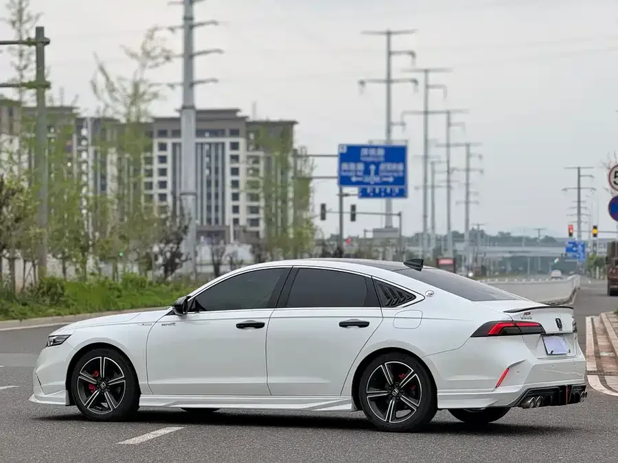 Honda Inspire Insignia 2025 260TURBO Elite Edition 2025 — миниатюра 4