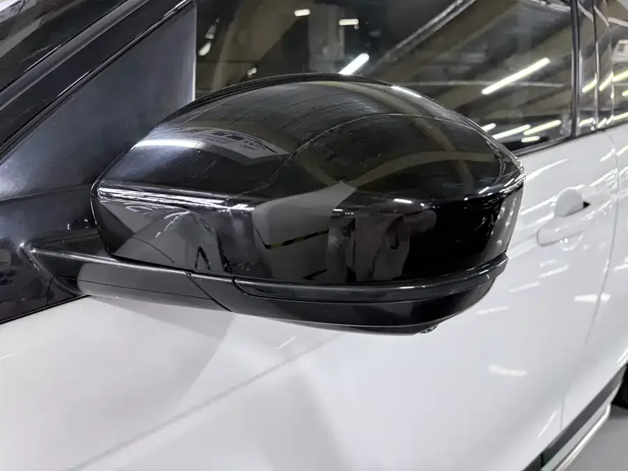 Land Rover Pre-owned Discovery Sports Discovery Sport 2023 249PS R-Dynamic S Performance Edition 2023 — миниатюра 2