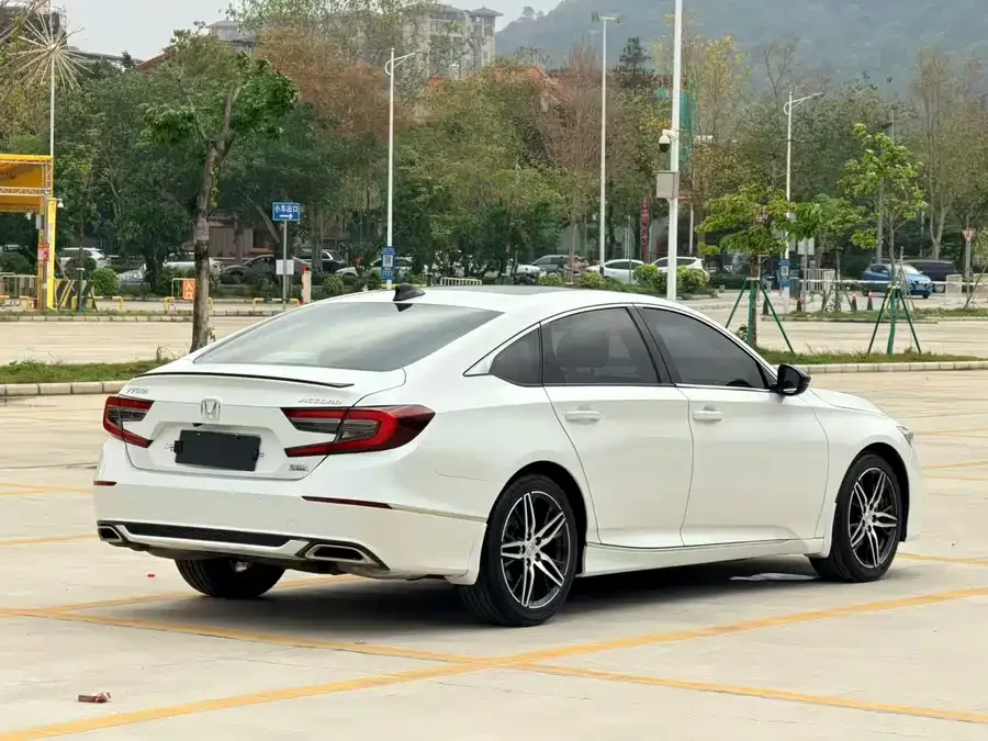 Honda Accord 2022 Accord 260TURBO Fantasy Night Premium Edition 2022 — миниатюра 2