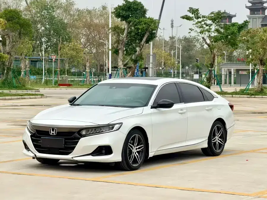 Honda Accord 2022 Accord 260TURBO Fantasy Night Premium Edition 2022 — фото 1, купить с доставкой в Москву