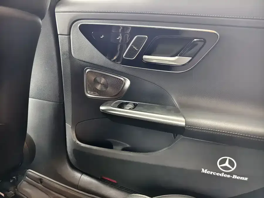 Mercedes-Benz Class C Mercedes-Benz C-Class 2024 C 200 L Sports Edition 2024 — миниатюра 4