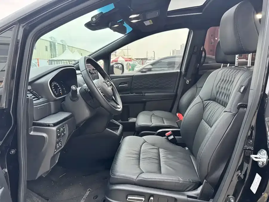 Honda Elysion Elysion 2024 2.0L e:HEV Luxury Edition 2025 — миниатюра 4