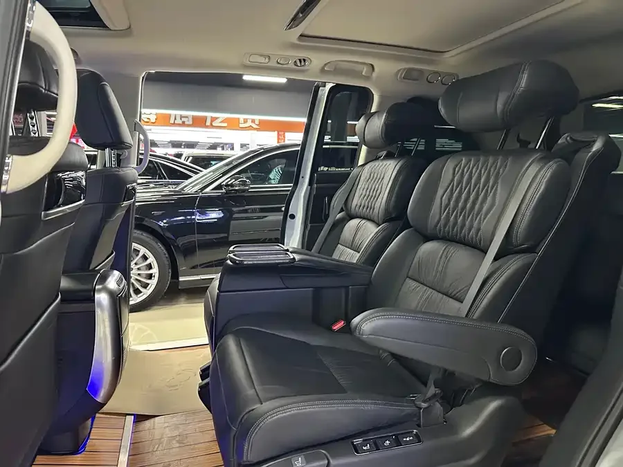 Honda Elysion Elysion 2024 2.0L e:HEV Luxury Edition 2024 — миниатюра 4
