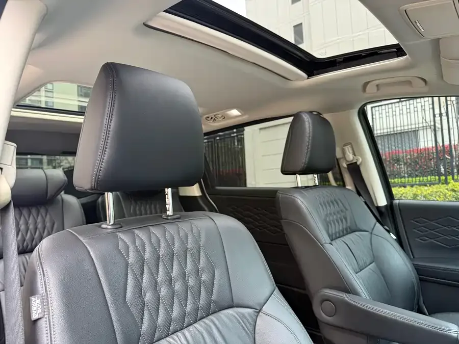 Honda Elysion Elysion 2022 2.0L e:HEV Luxury Edition 2023 — миниатюра 5