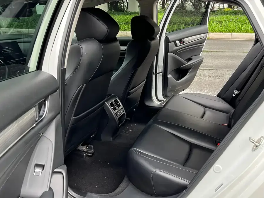 Honda Accord 2022 Accord Hybrid 2.0L Sharp Edition 2022 — миниатюра 4