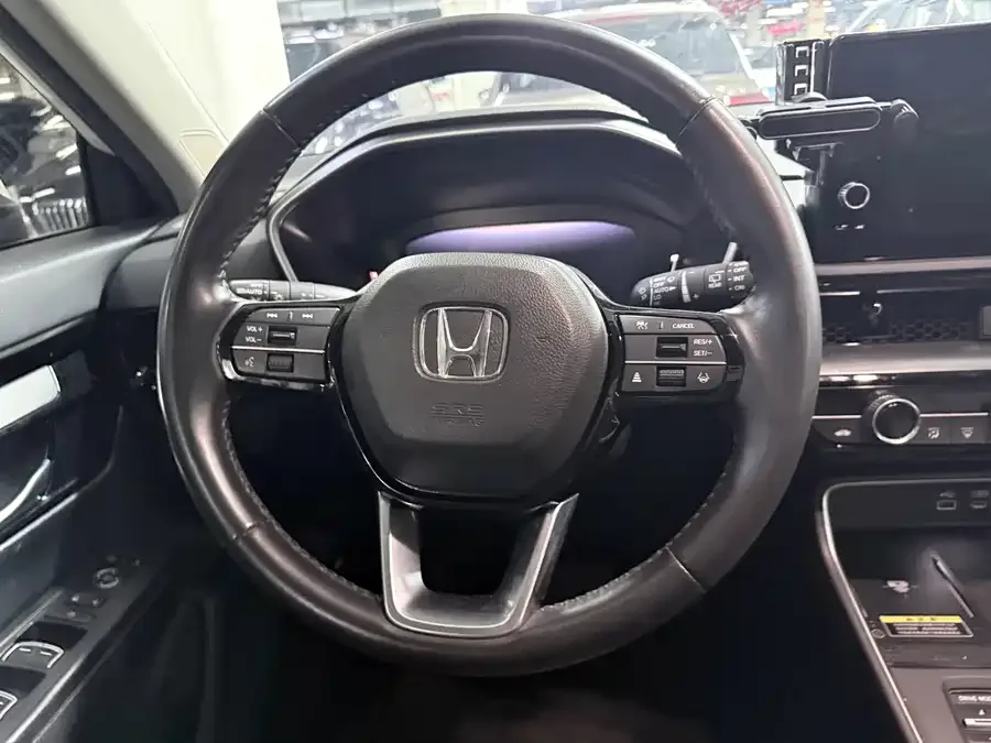 Honda CR-V 2023 240TURBO 2WD Premium Edition 7 Seaters 2022 — миниатюра 4