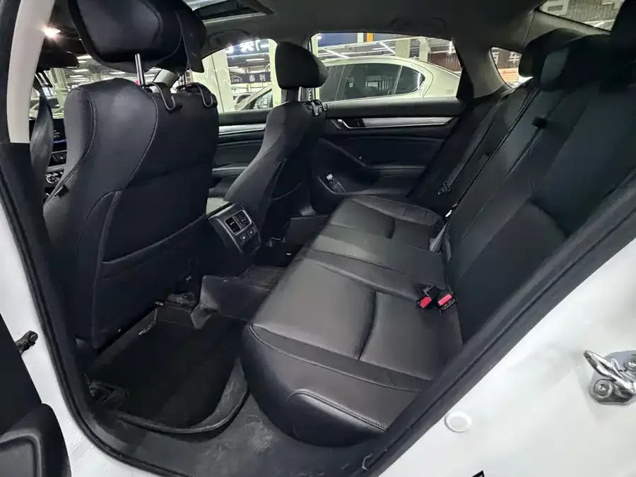 Honda Accord 2022 Accord Hybrid 2.0L Sharp Edition 2022 — миниатюра 5