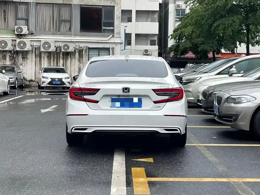 Honda Accord 2022 Accord Hybrid 2.0L Sharp Edition 2022 — миниатюра 4