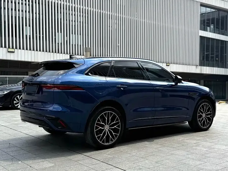 Jaguar F-Pace 2022 P250 R-Dynamic BLACK 2022 — миниатюра 4