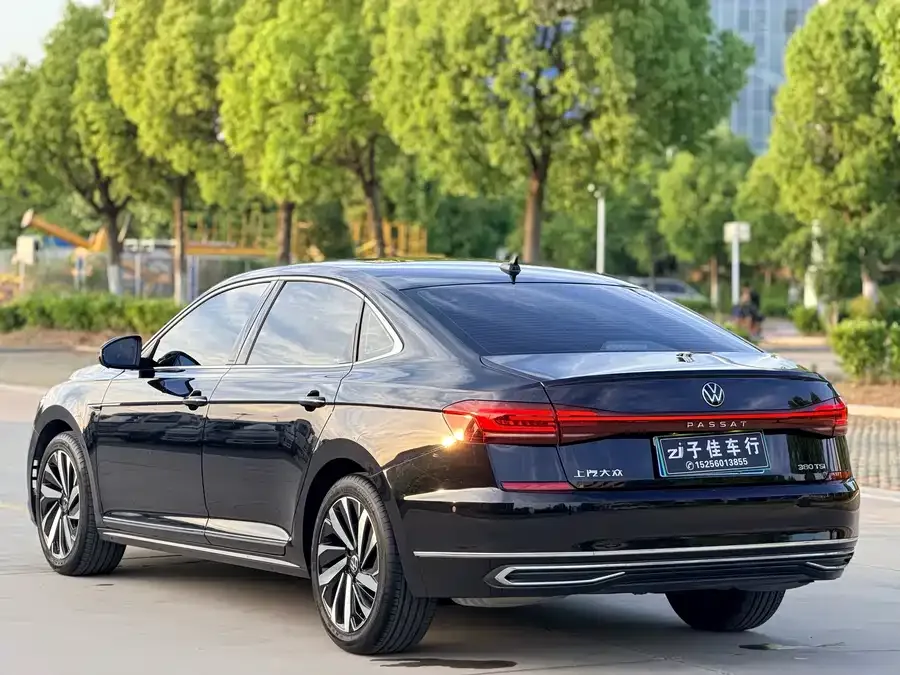 Volkswagen Passat Passat 2024 380TSI Dragon Edition 2024 — миниатюра 2