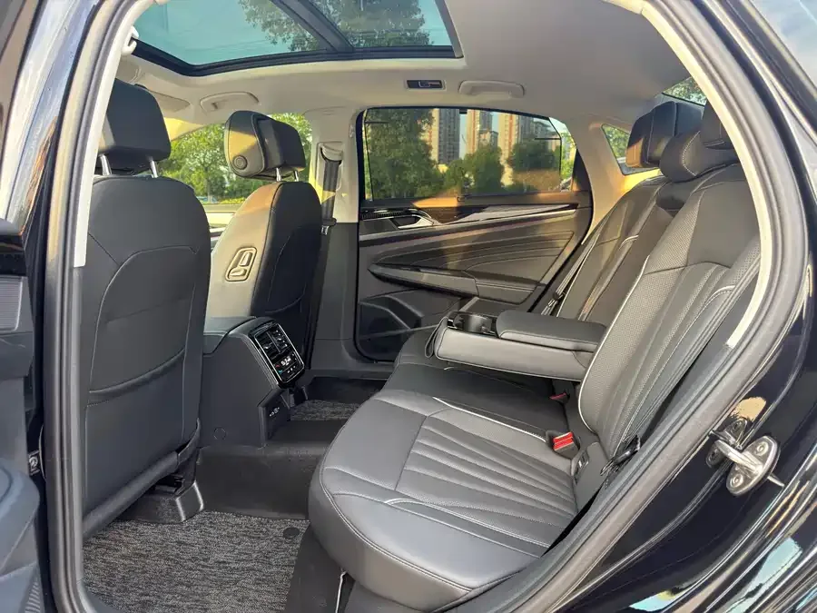 Volkswagen Passat Passat 2024 380TSI Dragon Edition 2024 — миниатюра 3