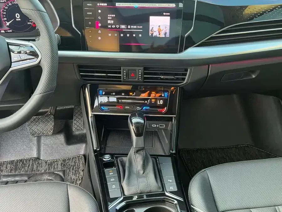 Volkswagen Passat Passat 2024 380TSI Dragon Edition 2024 — миниатюра 4