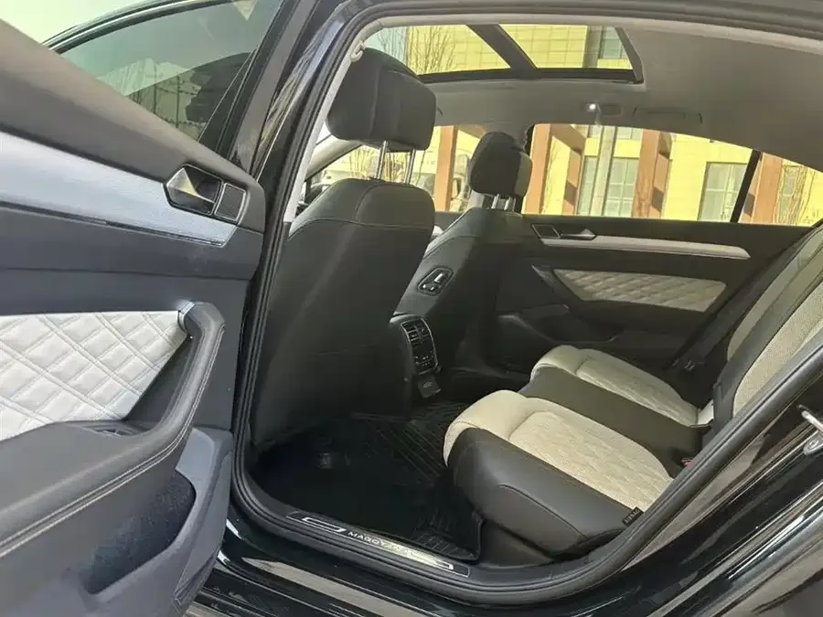 Volkswagen Magotan Magotan 2024 2 million units public enjoyment model 330TSI DSG luxury model 2024 — миниатюра 2