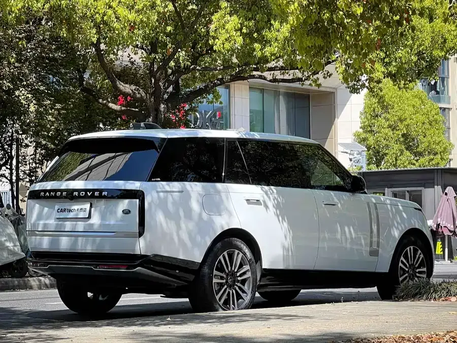 Land Rover Range Rover Range Rover 2023 3.0 L6 400PS Genesis Extended Edition 2023 — миниатюра 2
