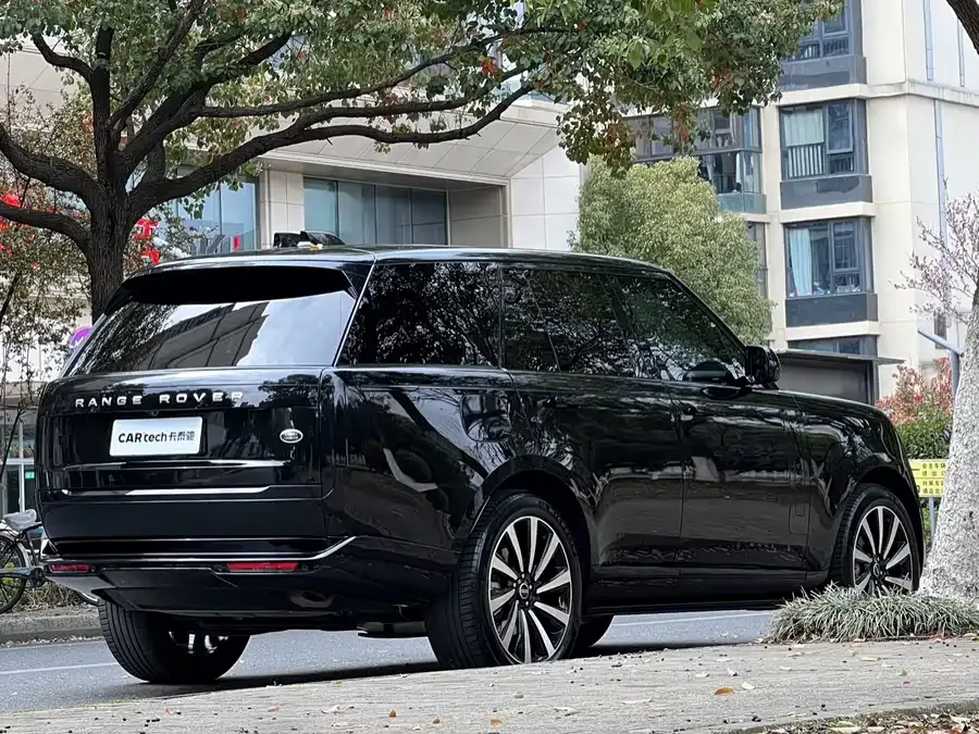 Land Rover Range Rover Range Rover 2023 3.0 L6 360PS Grand Edition 2024 — миниатюра 2